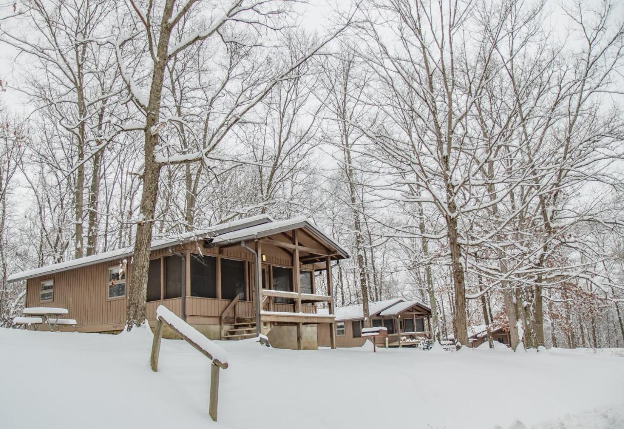 Burr Oak Lodge And Conference Center Glouster Bagian luar foto